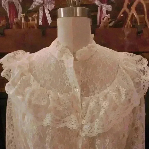 Vintage lace dress - Picture 2 of 4
